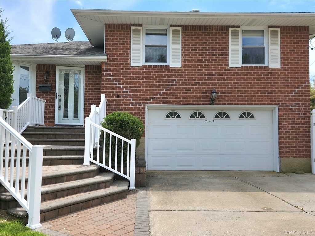 244 Martin Drive - Photo 2