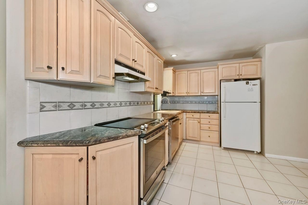 568 Manville Road - Photo 5