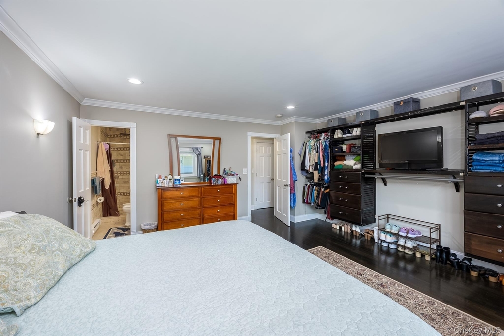 40 W 4th Street - Photo 17