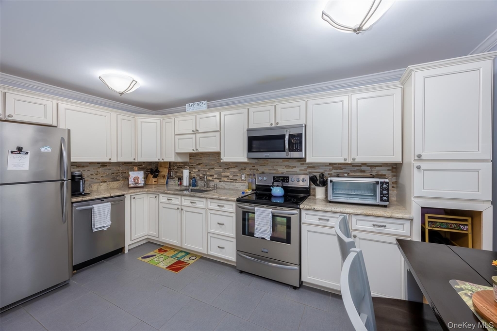 40 W 4th Street - Photo 4