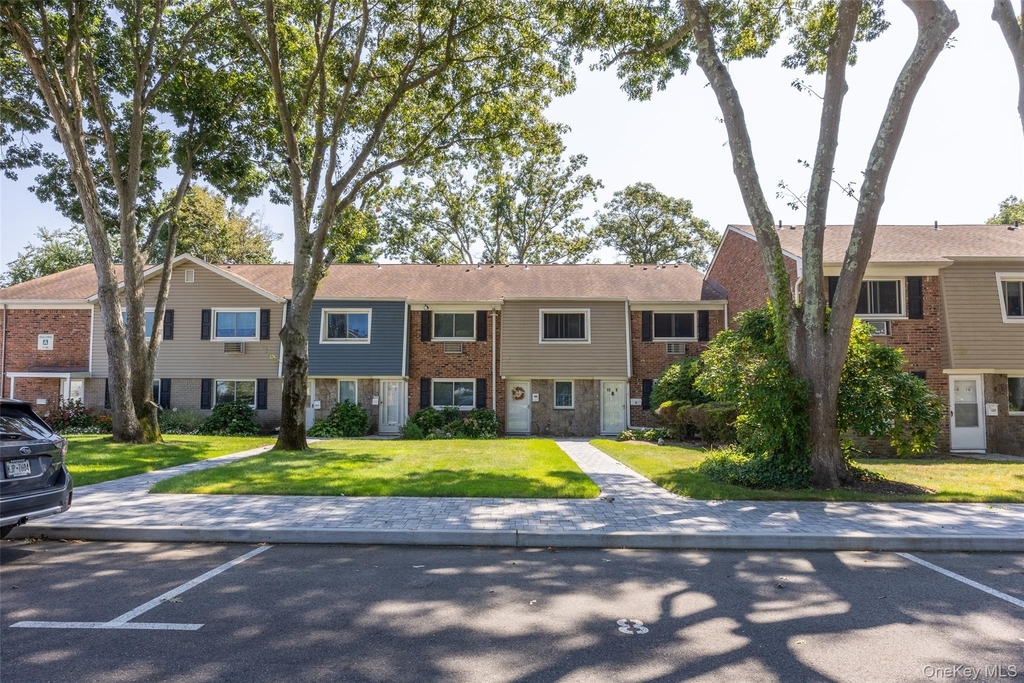 40 W 4th Street - Photo 1