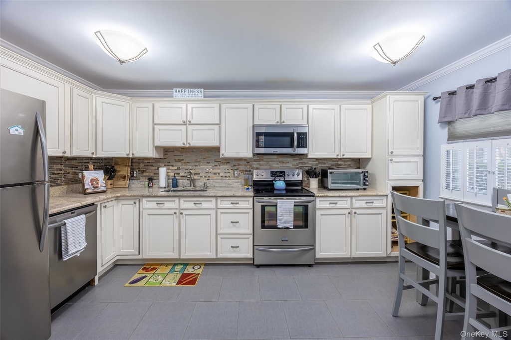 40 W 4th Street - Photo 5