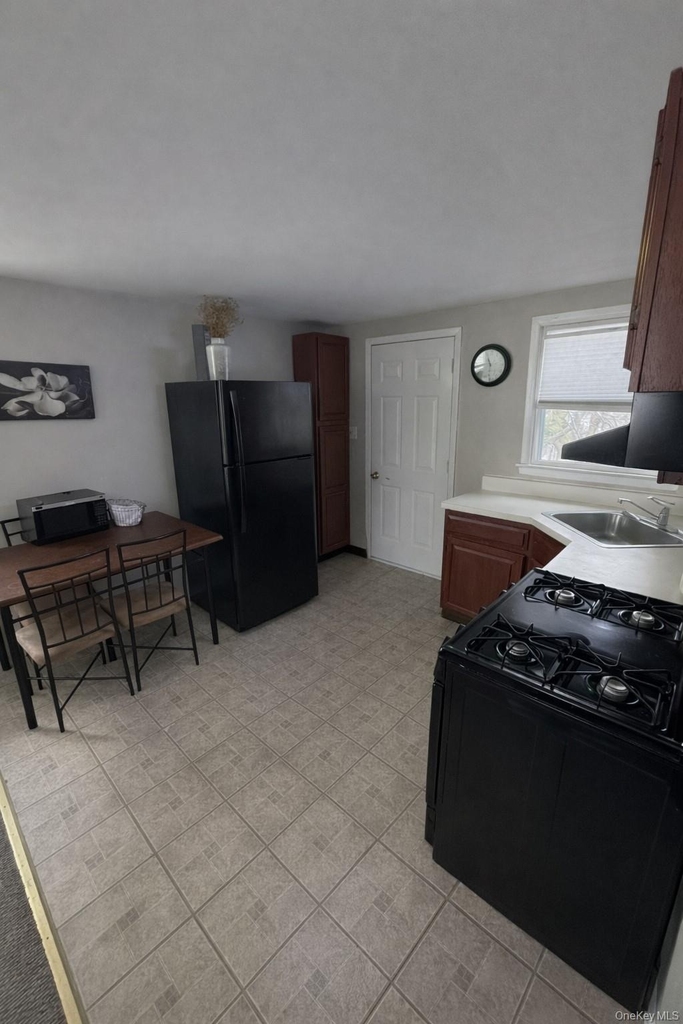 308 Kansas Street - Photo 3