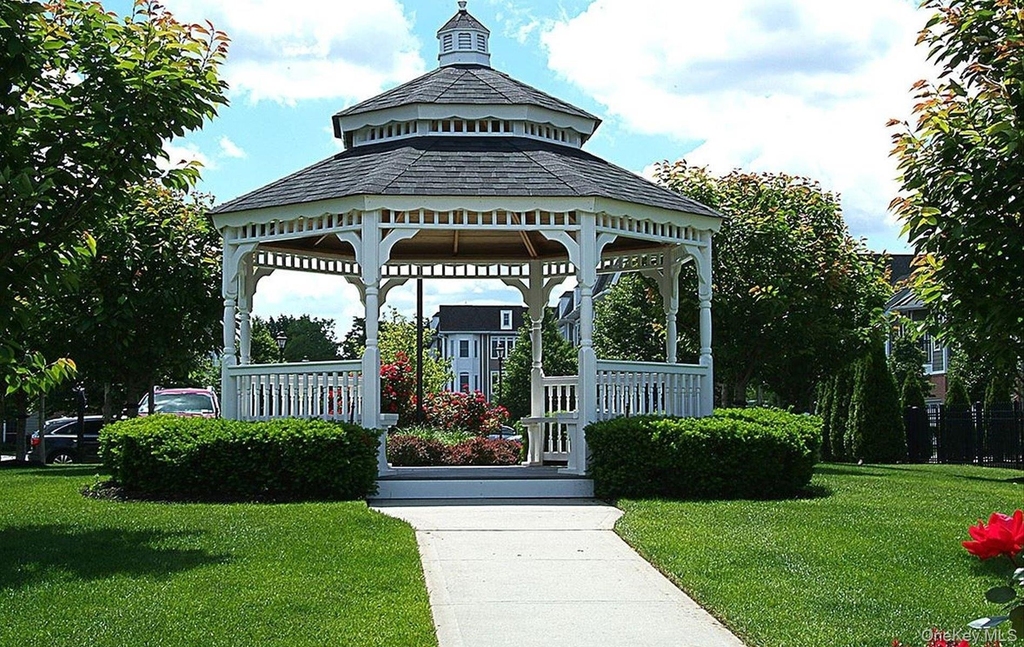 702 Equestrian Way - Photo 3
