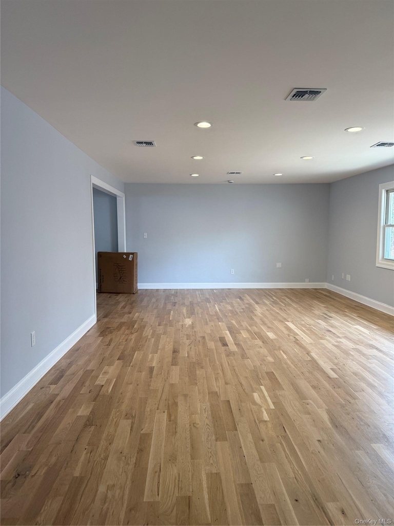 165 Lynbrook Drive - Photo 4