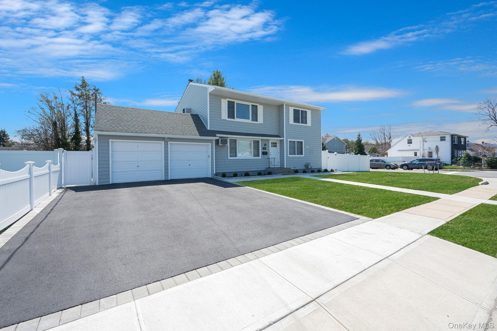 456 15th Street - Photo 0