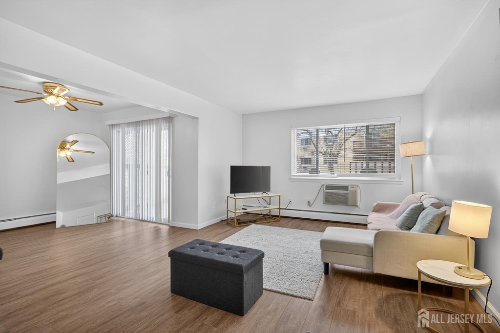 22 Lake Avenue - Photo 3