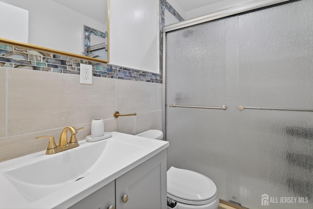22 Lake Avenue - Photo 7