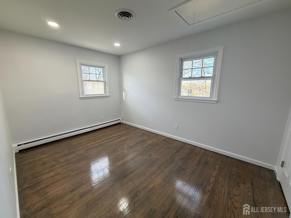 2460 Woodbridge Avenue - Photo 3