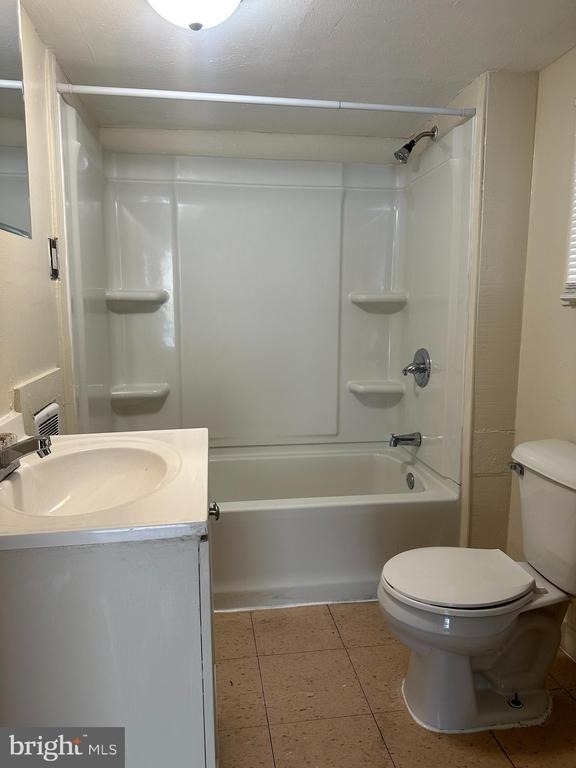 434 Kent Street N - Photo 3