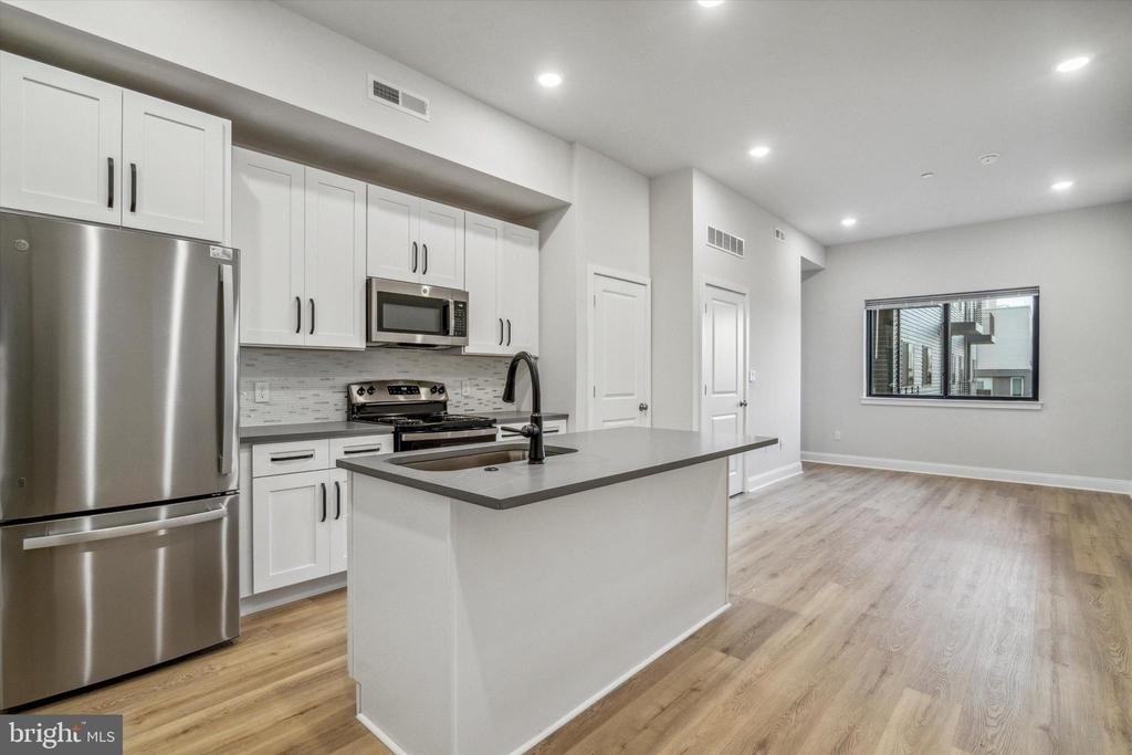 2157 E Lehigh Avenue - Photo 12