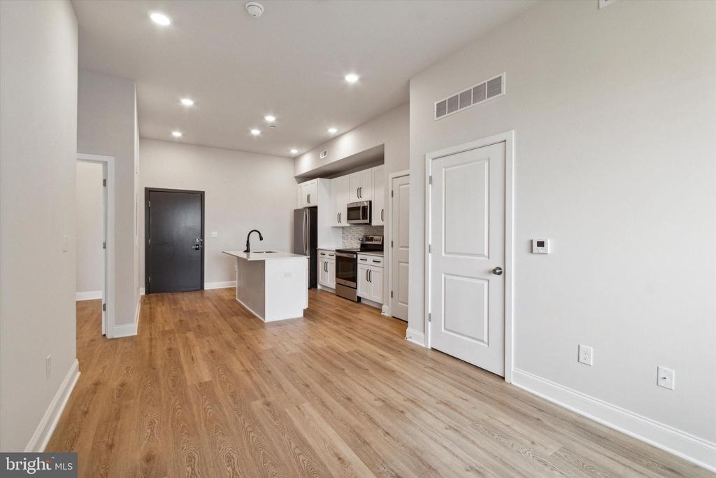 2157 E Lehigh Avenue - Photo 42