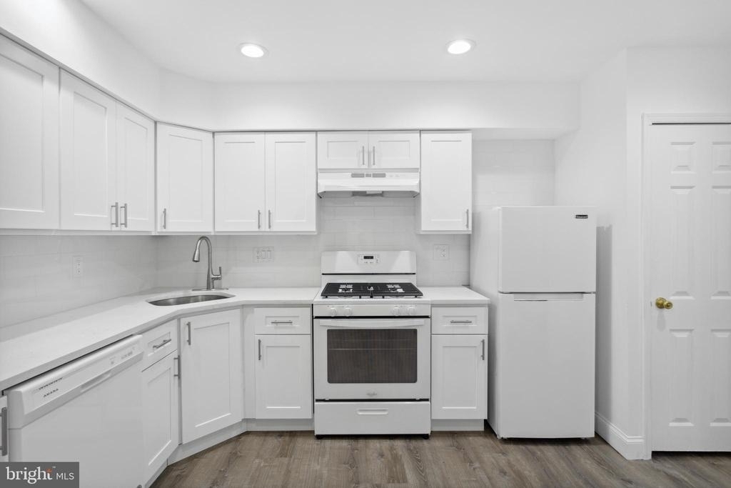 2205 S 20th Street - Photo 5