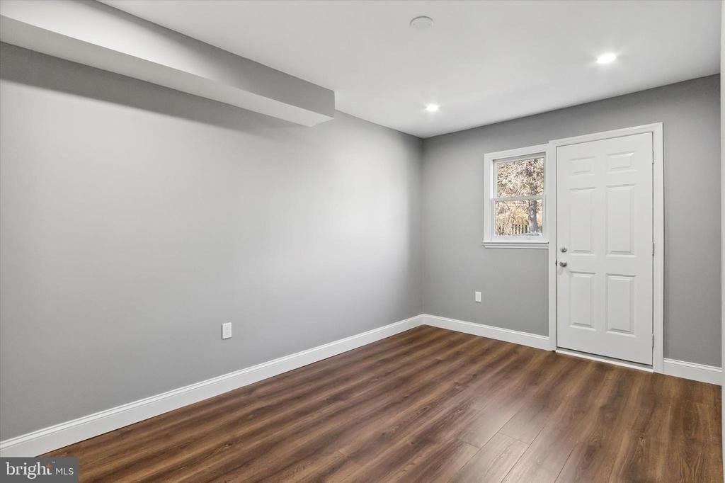 296 Greenough Street - Photo 14
