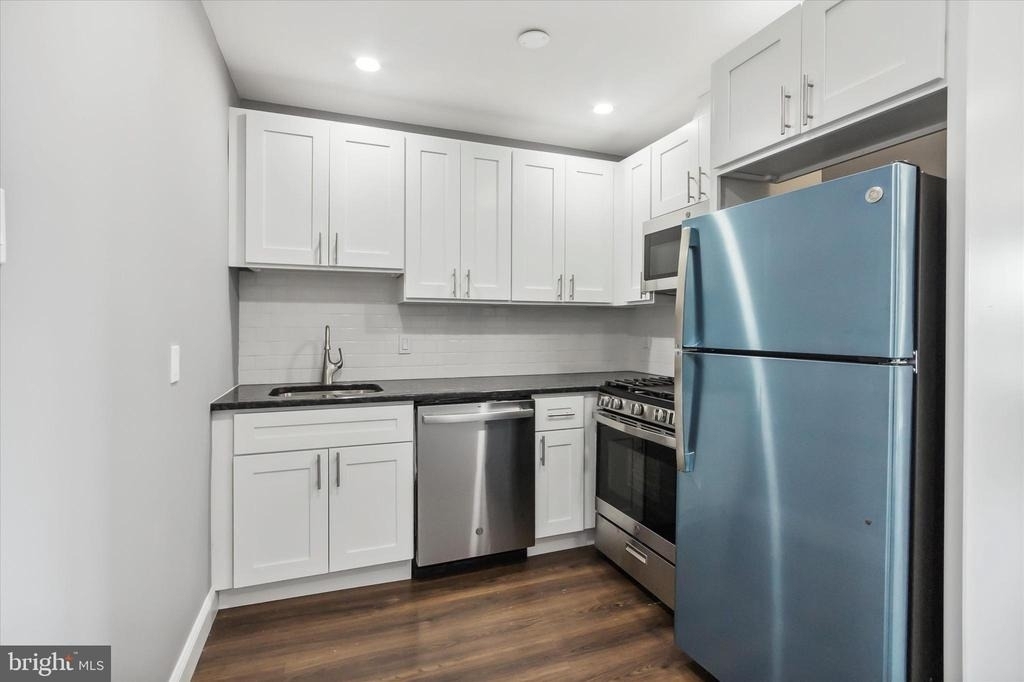 296 Greenough Street - Photo 7