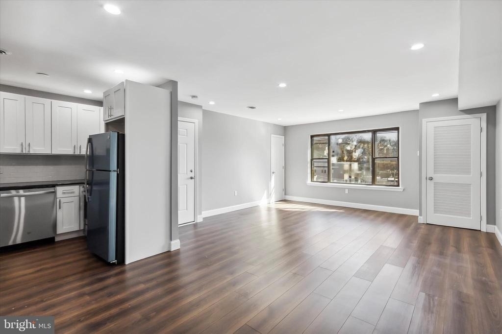 296 Greenough Street - Photo 3