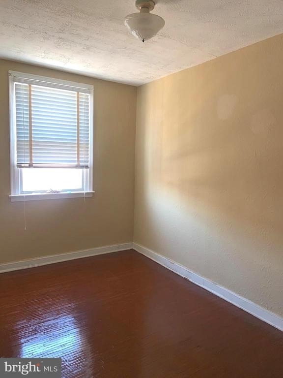 4613 Hartel Avenue - Photo 10