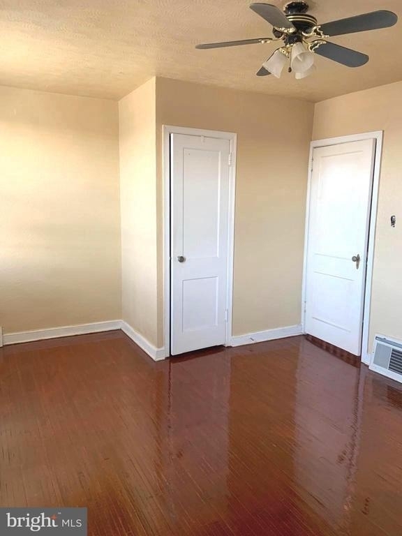 4613 Hartel Avenue - Photo 8