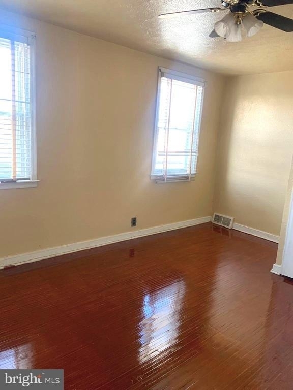 4613 Hartel Avenue - Photo 7