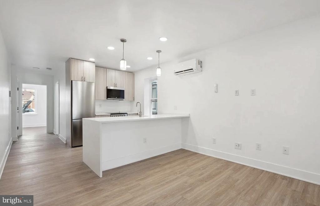 5043 Spruce Street - Photo 0