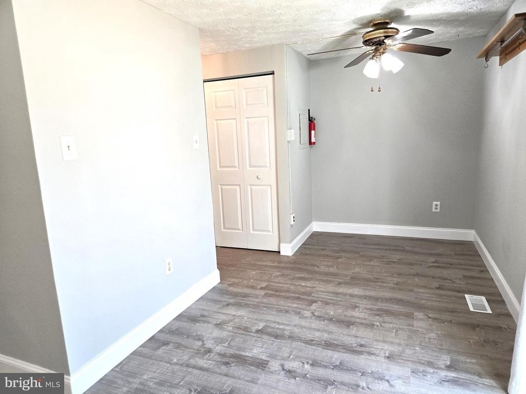 348 Barclay Street - Photo 9