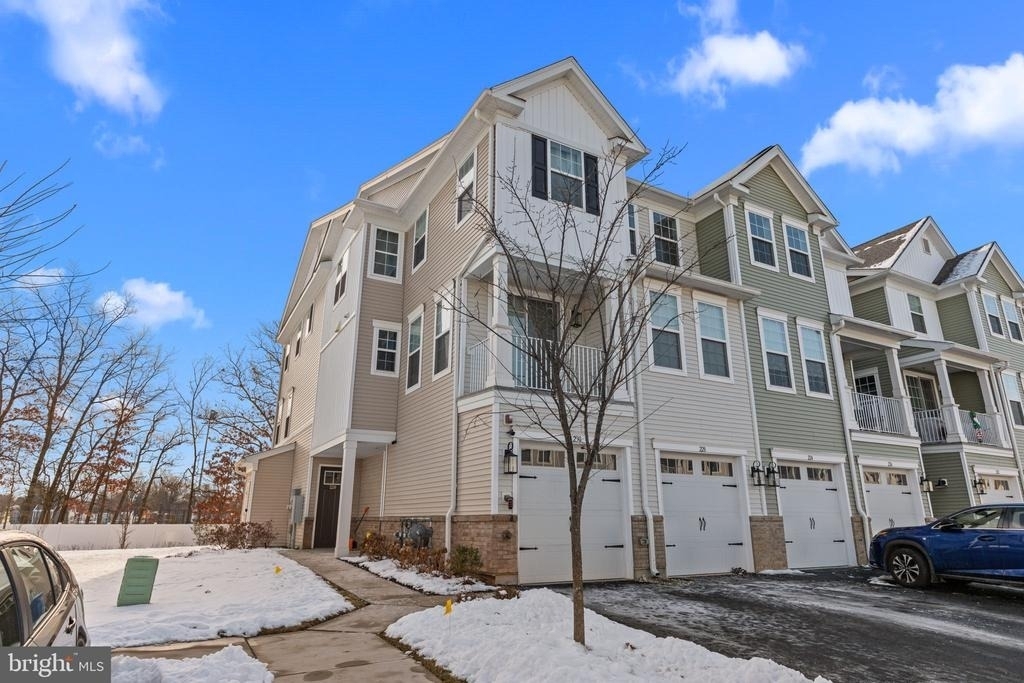 228 Park Ln - Photo 0