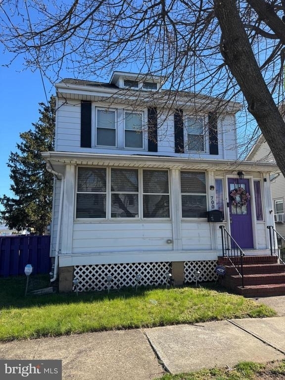 700 Schiller Avenue - Photo 1