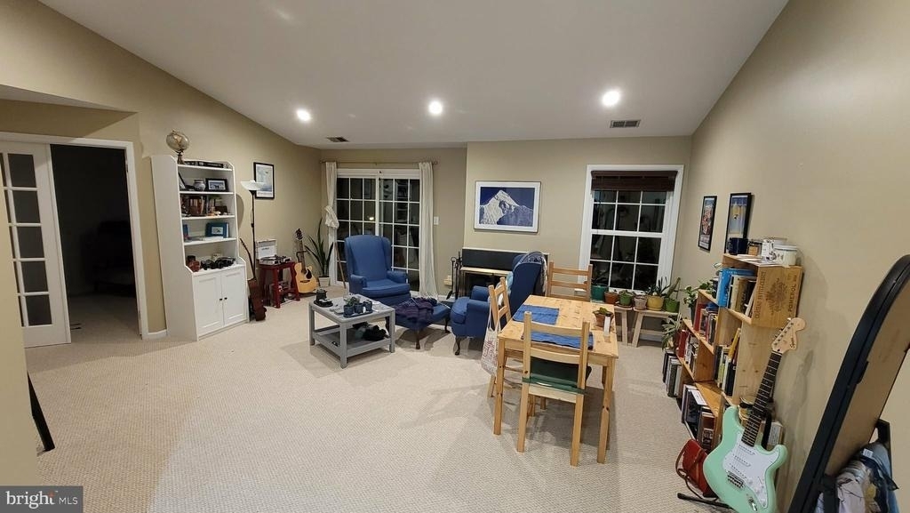 119 Commonwealth Court - Photo 1