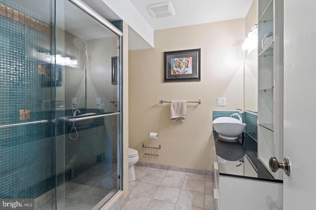 119 Commonwealth Court - Photo 4