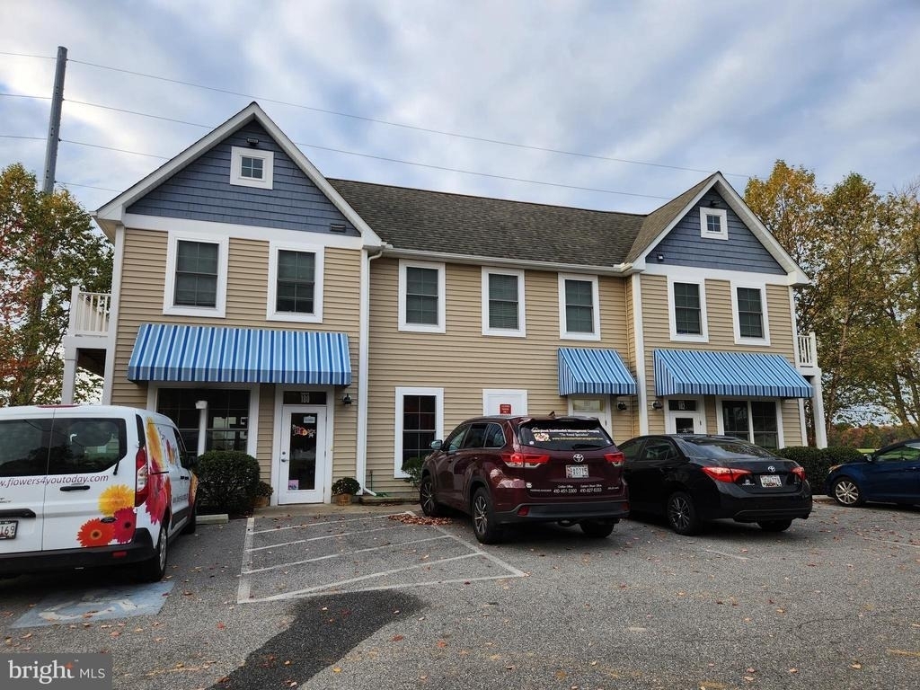 101 Dundee Avenue - Photo 0