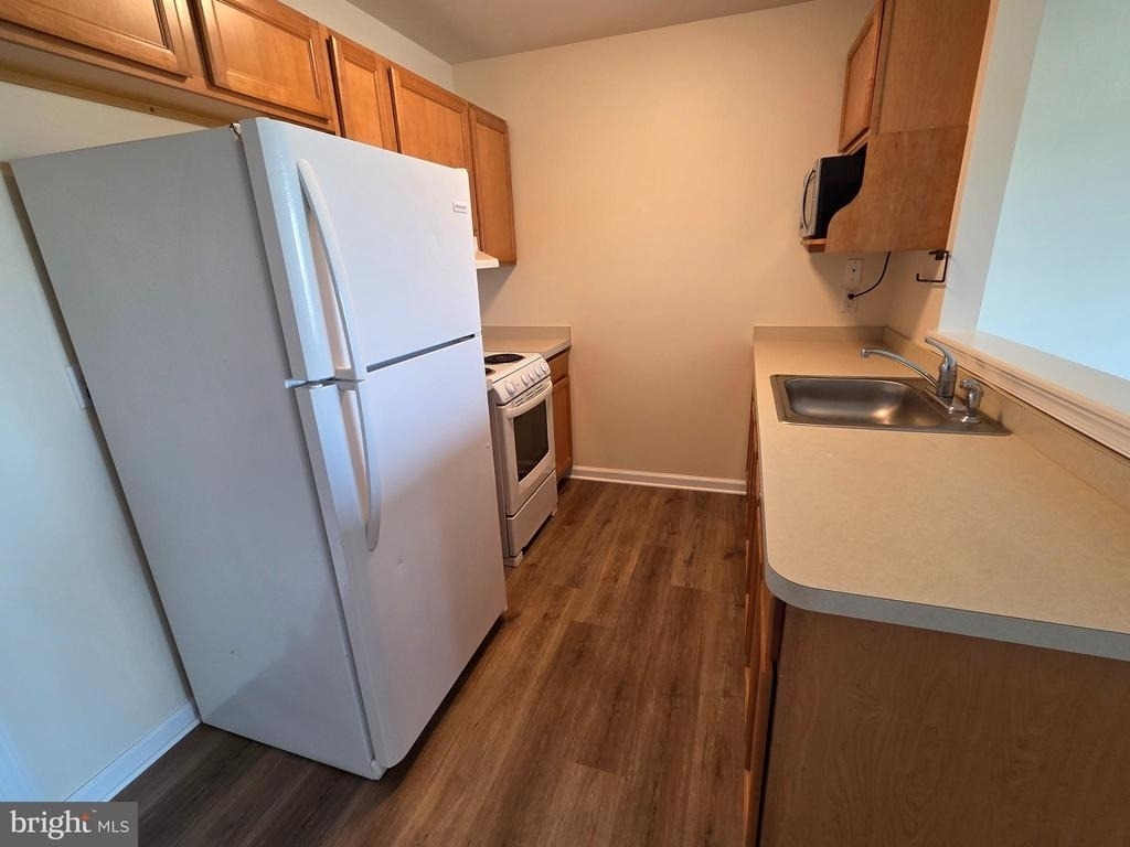 101 Dundee Avenue - Photo 2