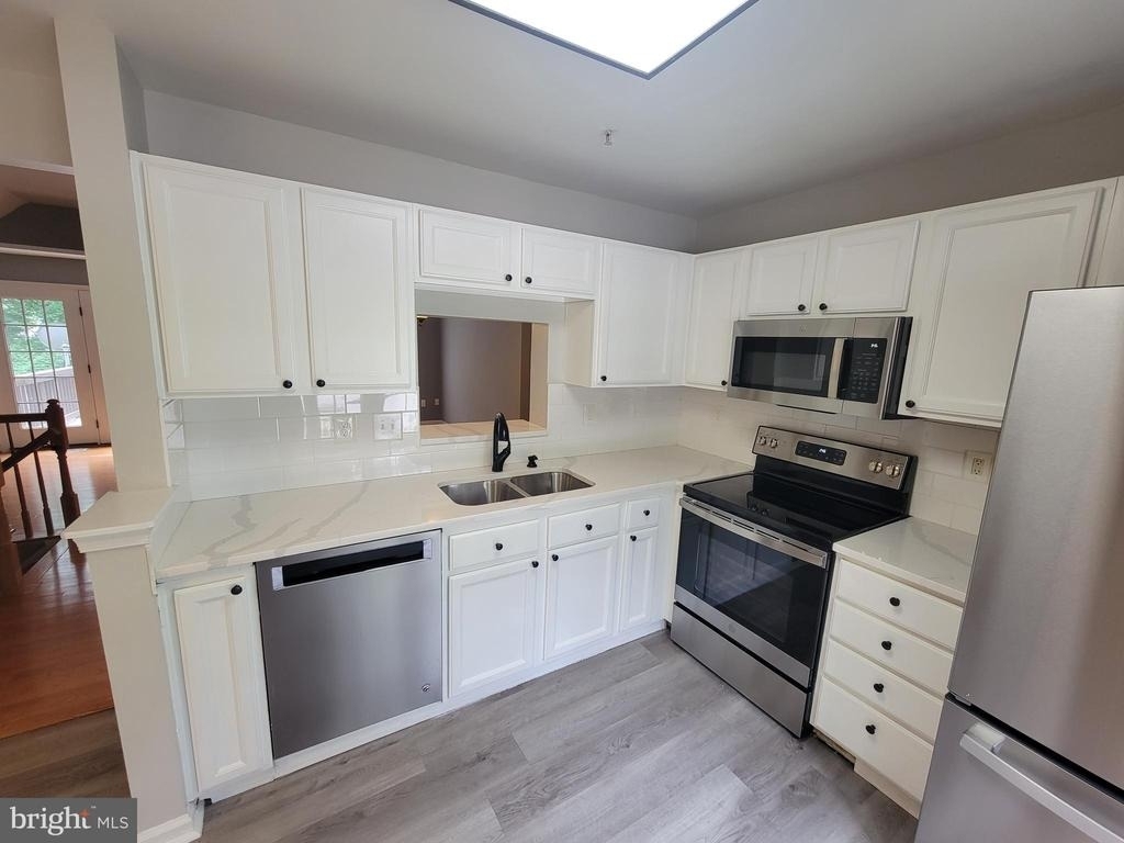8702 Castlerock Court - Photo 4
