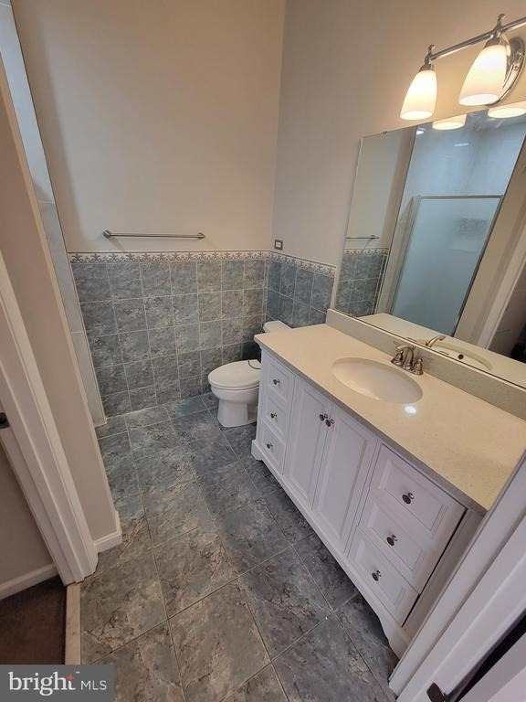 8702 Castlerock Court - Photo 35