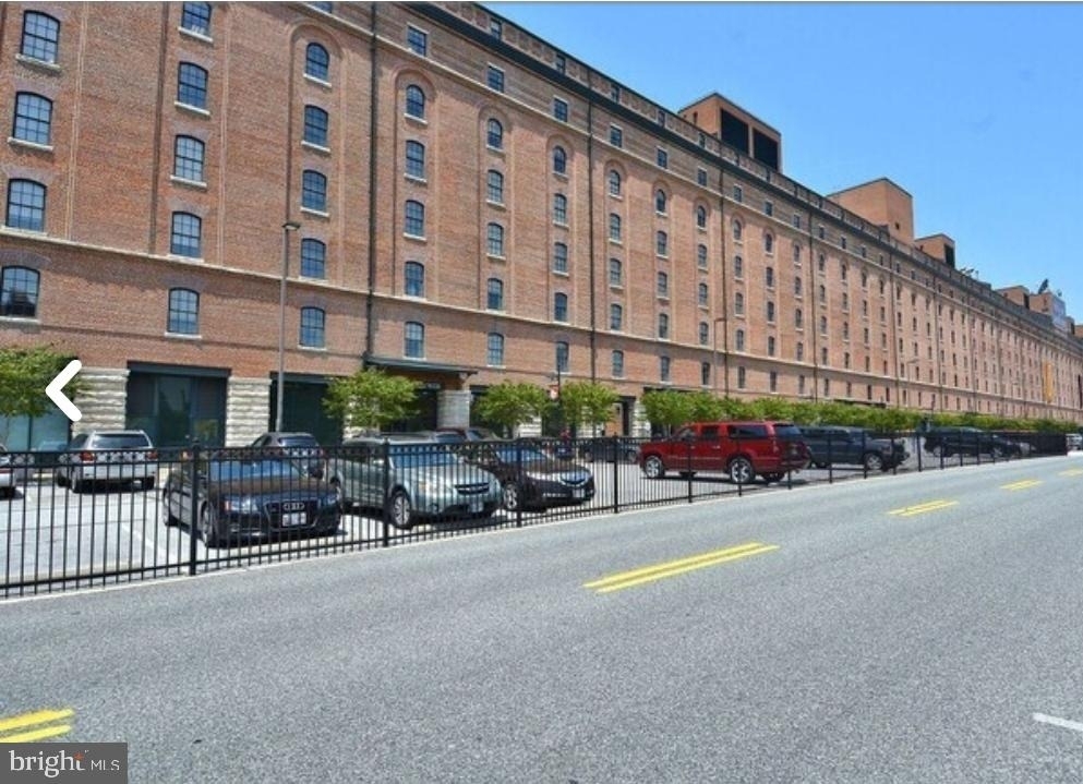 111 E Cross Street - Photo 32