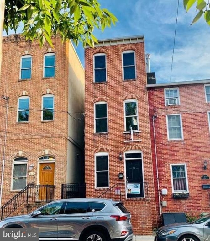 111 E Cross Street - Photo 1