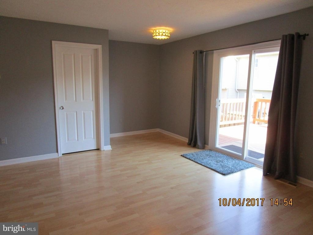 511 Kingdom Court - Photo 2