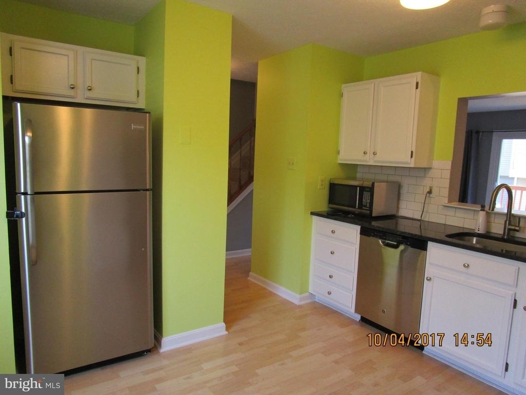 511 Kingdom Court - Photo 3