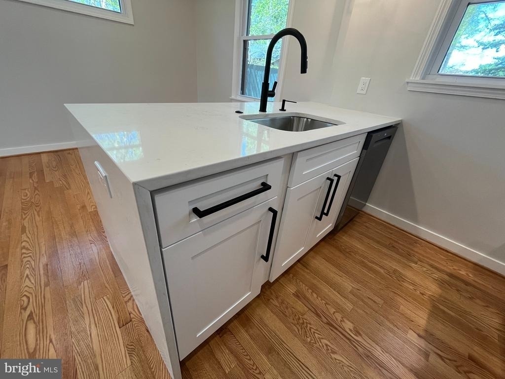 327 Whittier Street Nw - Photo 16