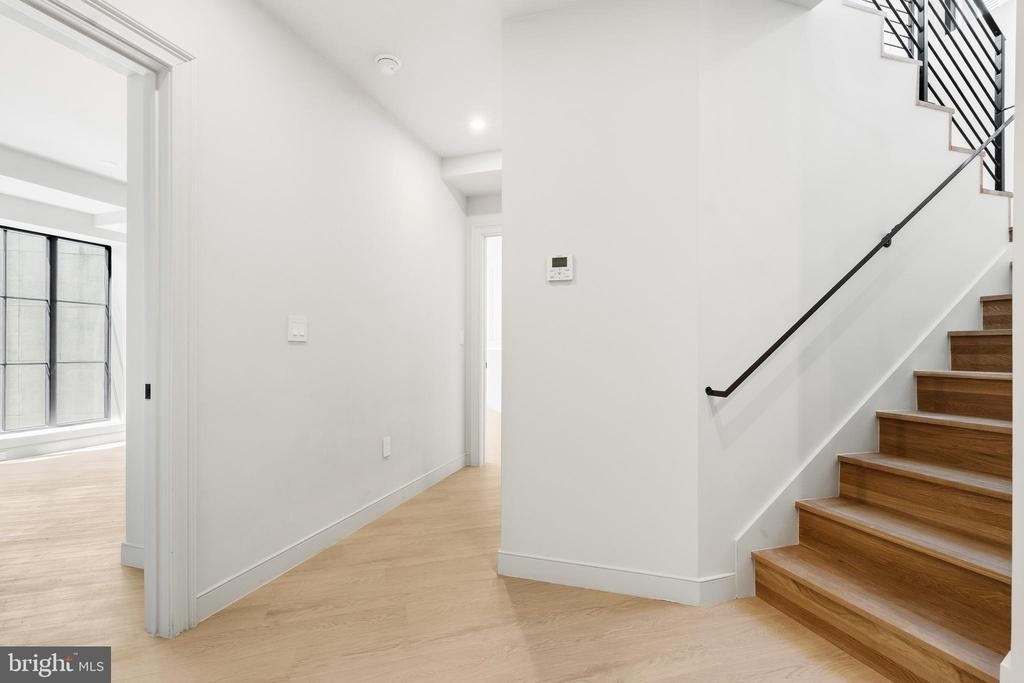 2121 Ward Place Nw - Photo 8