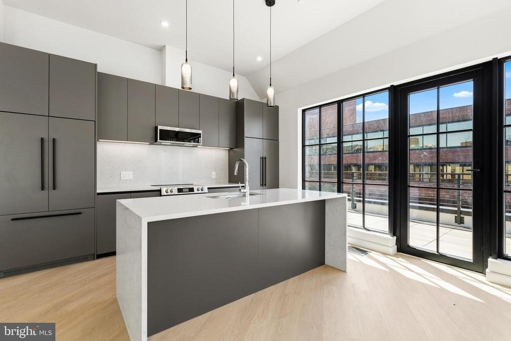 2121 Ward Place Nw - Photo 3
