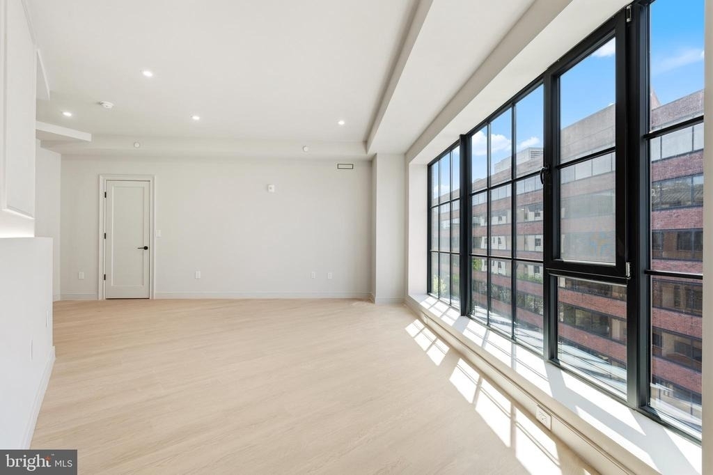 2121 Ward Place Nw - Photo 10