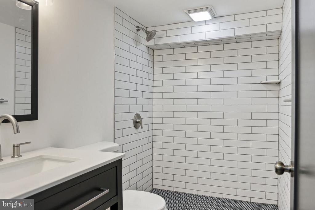 323 34th Street Ne - Photo 22