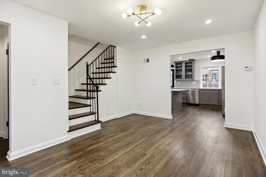323 34th Street Ne - Photo 3