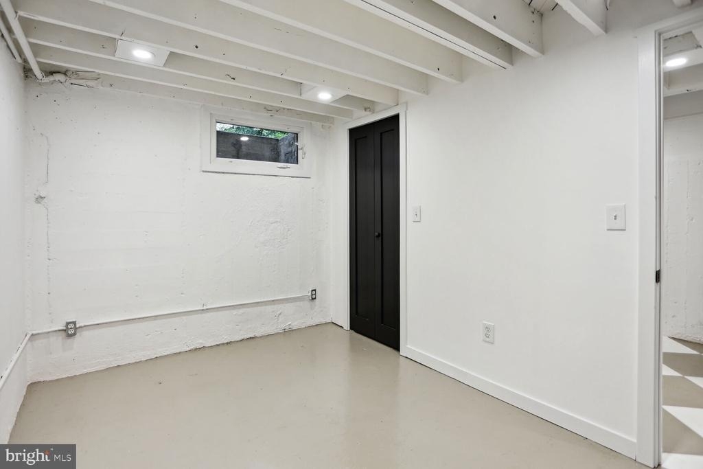323 34th Street Ne - Photo 20
