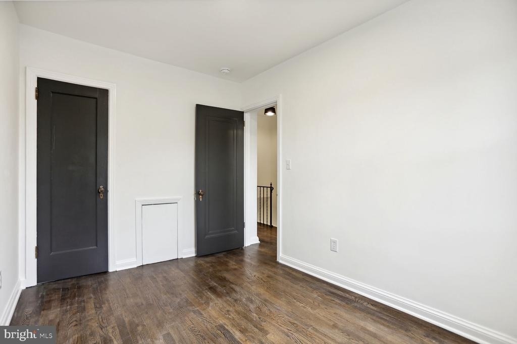 323 34th Street Ne - Photo 12