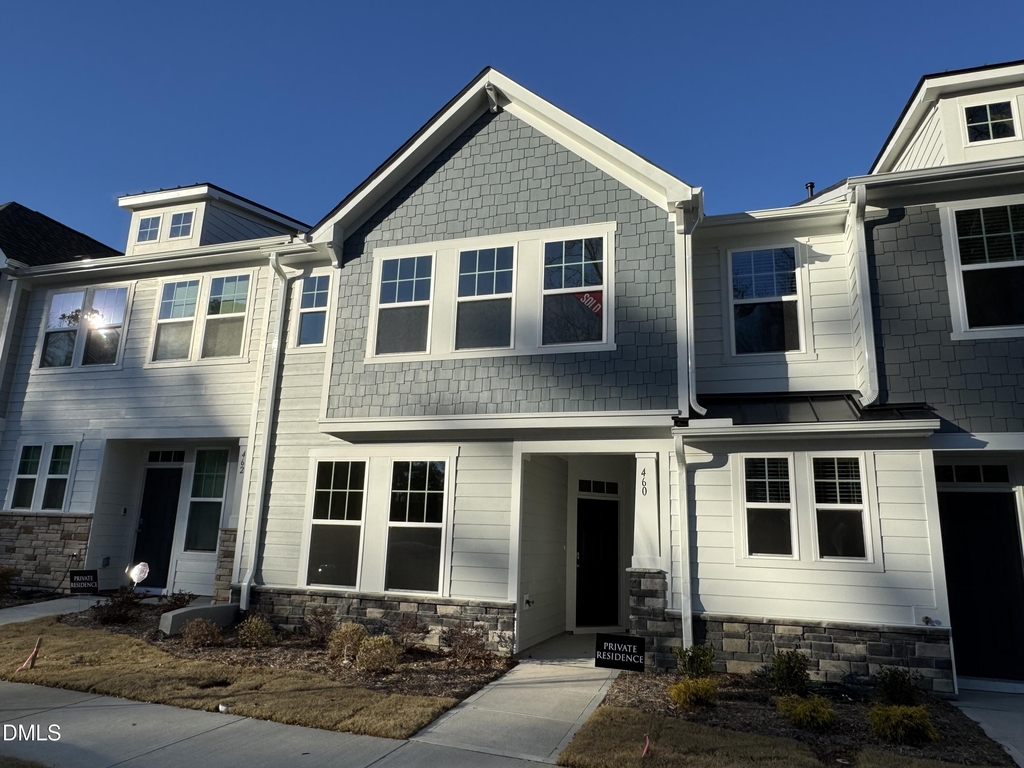 460 La Maison Avenue - Photo 0
