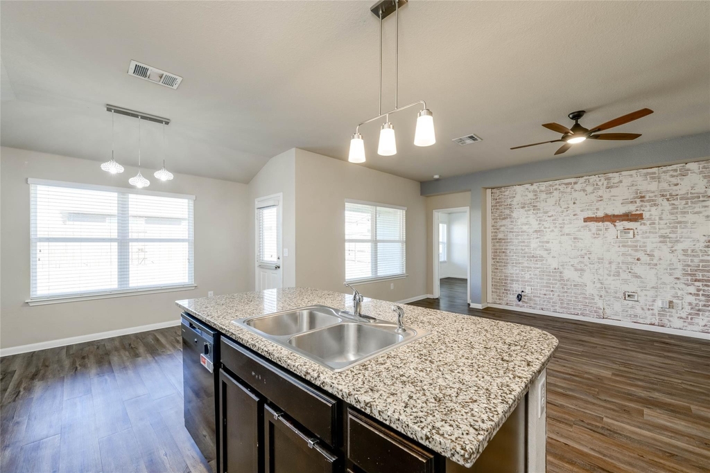 5800 Montrelia Dr - Photo 7