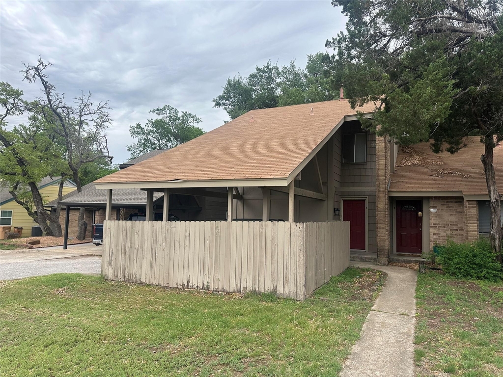 6907 Woodhue Dr - Photo 0
