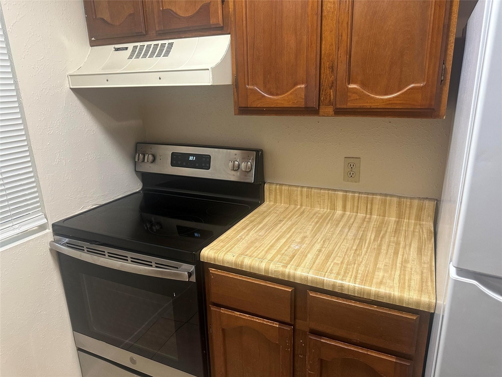6907 Woodhue Dr - Photo 11
