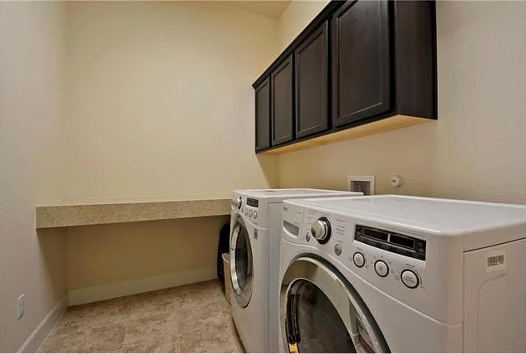 2405 Erica Kaitlin Ln - Photo 7